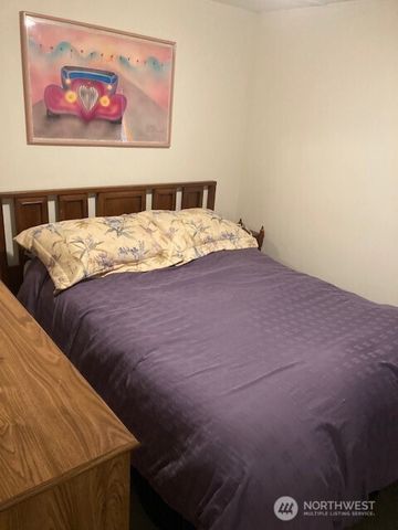 531 N Mountain View Drive, Hoodsport, WA 98548