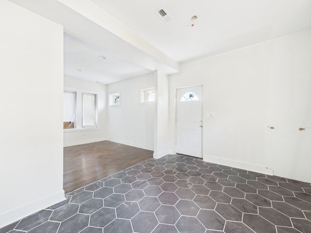 8024 S Loomis Boulevard, Chicago, IL 60620