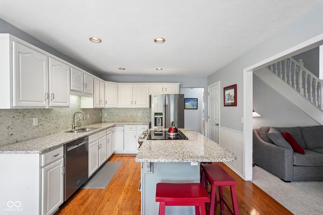 10515 Wildwood Drive, Zionsville, IN 46077