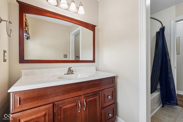10515 Wildwood Drive, Zionsville, IN 46077