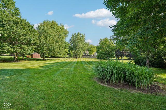 10515 Wildwood Drive, Zionsville, IN 46077