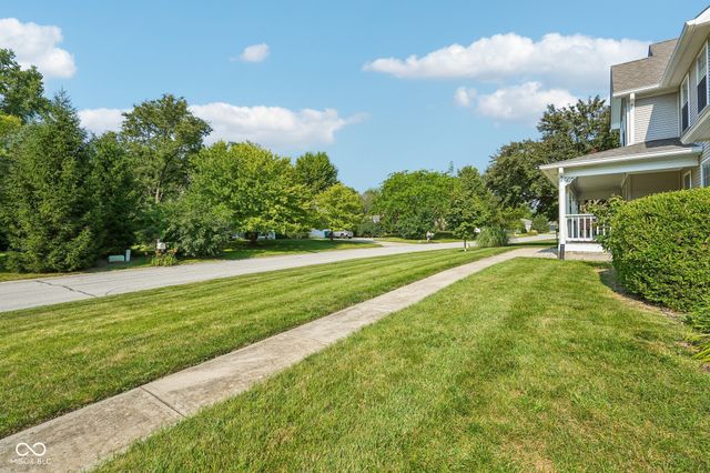10515 Wildwood Drive, Zionsville, IN 46077