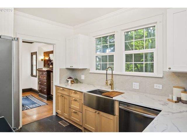 9304 N HODGE Ave, Portland, OR 97203