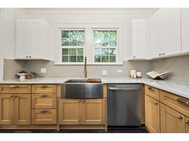 9304 N HODGE Ave, Portland, OR 97203