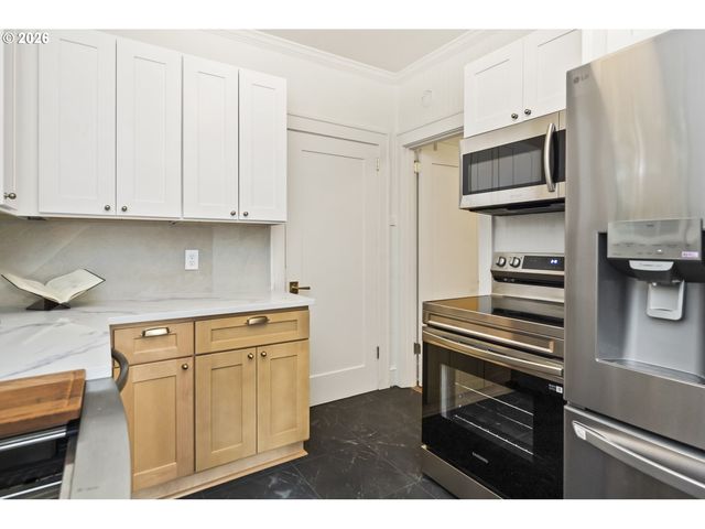 9304 N HODGE Ave, Portland, OR 97203