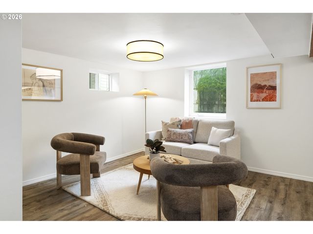 9304 N HODGE Ave, Portland, OR 97203