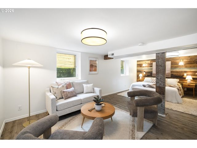 9304 N HODGE Ave, Portland, OR 97203