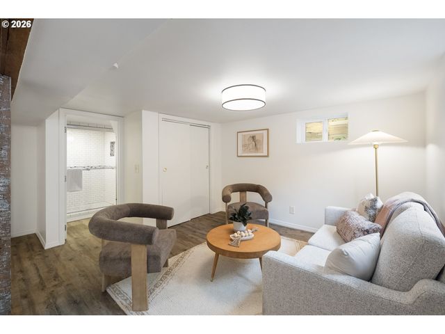 9304 N HODGE Ave, Portland, OR 97203