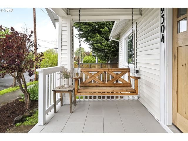9304 N HODGE Ave, Portland, OR 97203