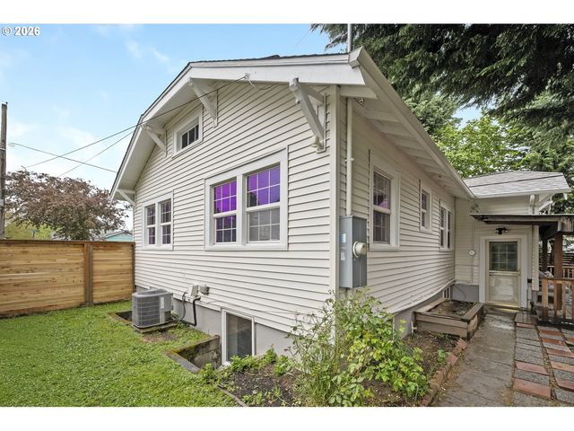 9304 N HODGE Ave, Portland, OR 97203