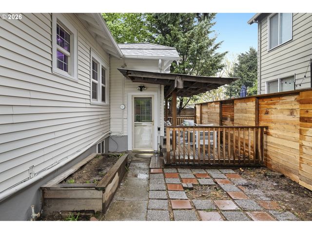 9304 N HODGE Ave, Portland, OR 97203