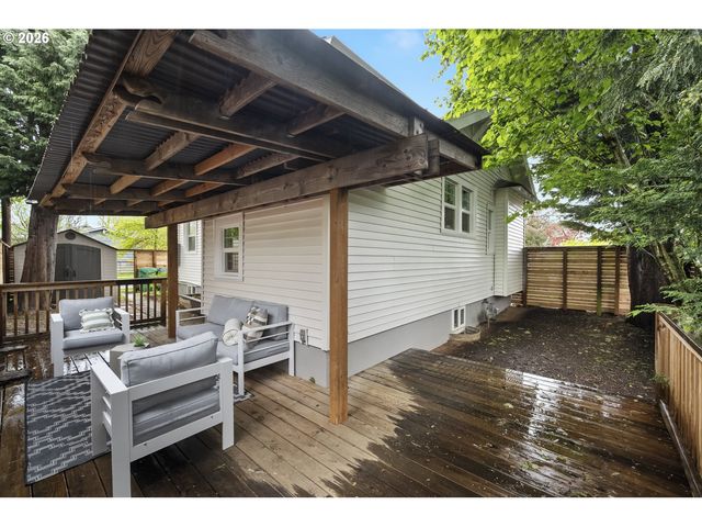 9304 N HODGE Ave, Portland, OR 97203