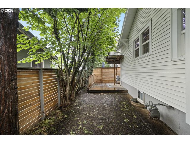 9304 N HODGE Ave, Portland, OR 97203