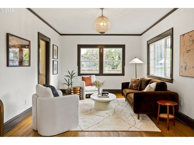 9304 N HODGE Ave, Portland, OR 97203