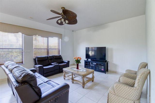 15959 SW 6th St, Pembroke Pines, FL 33027