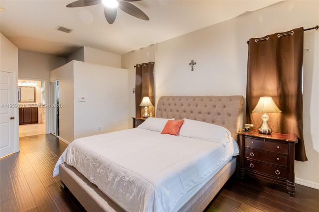 15959 SW 6th St, Pembroke Pines, FL 33027