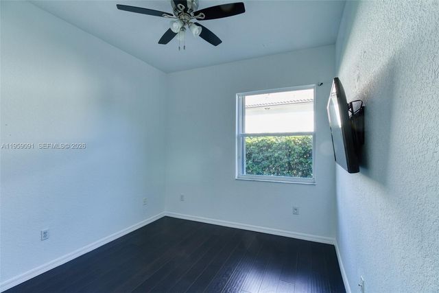 15959 SW 6th St, Pembroke Pines, FL 33027