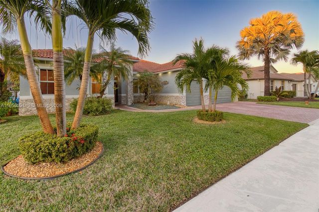 15959 SW 6th St, Pembroke Pines, FL 33027