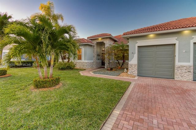 15959 SW 6th St, Pembroke Pines, FL 33027