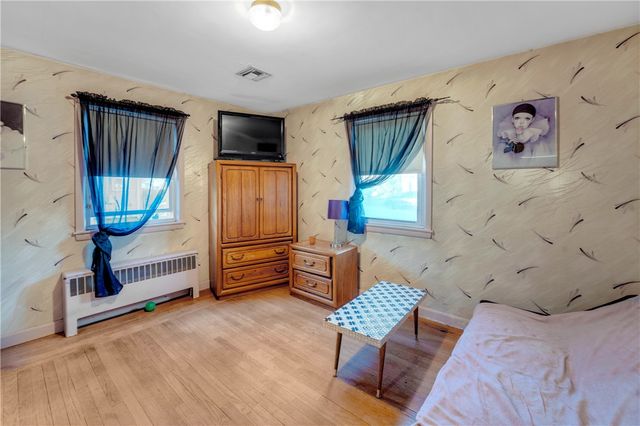 92 Weeden Avenue, East Providence, RI 02916