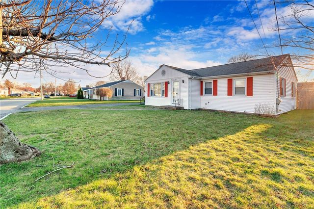 92 Weeden Avenue, East Providence, RI 02916