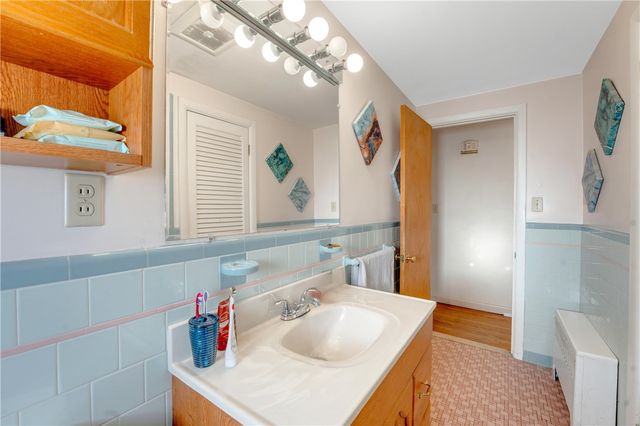 92 Weeden Avenue, East Providence, RI 02916