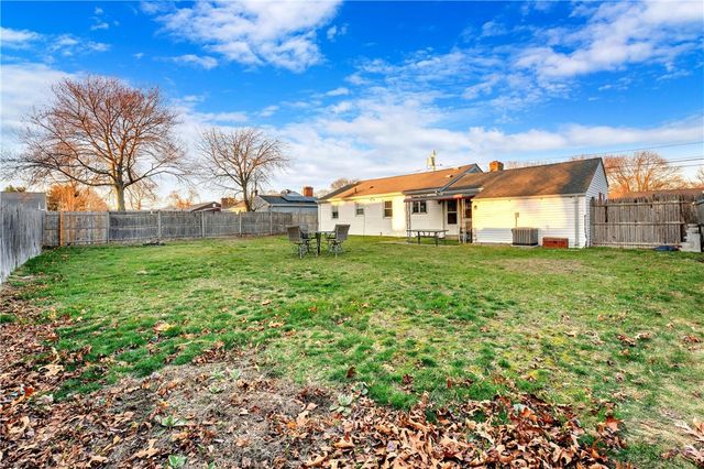 92 Weeden Avenue, East Providence, RI 02916