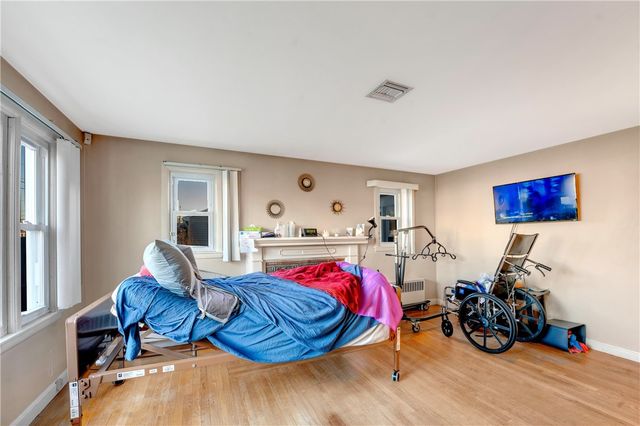 92 Weeden Avenue, East Providence, RI 02916