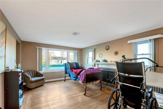 92 Weeden Avenue, East Providence, RI 02916