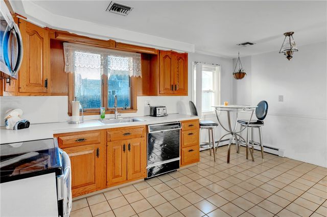 92 Weeden Avenue, East Providence, RI 02916