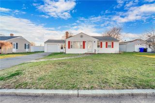 92 Weeden Avenue, East Providence, RI 02916