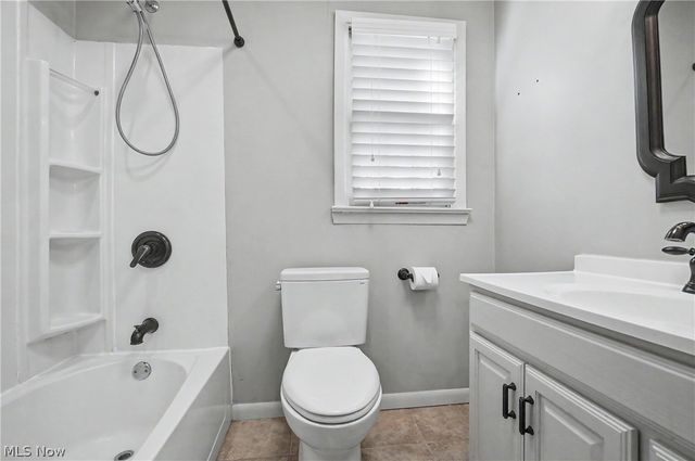 295 Sleepy Hollow Drive, Canfield, OH 44406