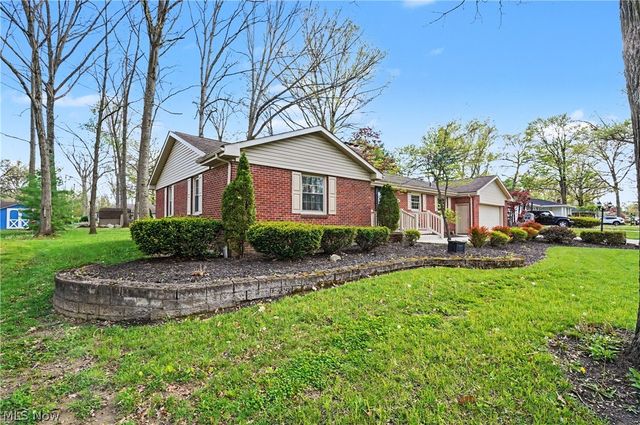 295 Sleepy Hollow Drive, Canfield, OH 44406