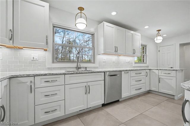 295 Sleepy Hollow Drive, Canfield, OH 44406
