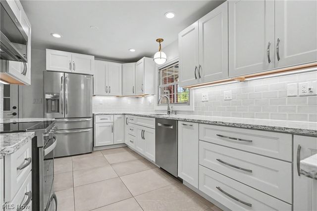 295 Sleepy Hollow Drive, Canfield, OH 44406