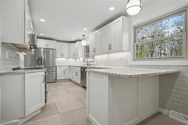 295 Sleepy Hollow Drive, Canfield, OH 44406