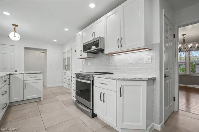 295 Sleepy Hollow Drive, Canfield, OH 44406