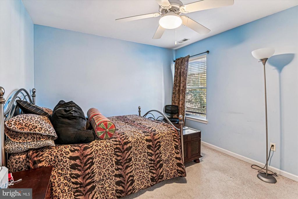 Image 14 of property listing at 910 WAGNER FARM CT, Millersville, MD 21108