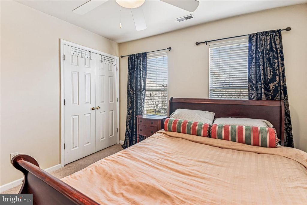 Image 15 of property listing at 910 WAGNER FARM CT, Millersville, MD 21108