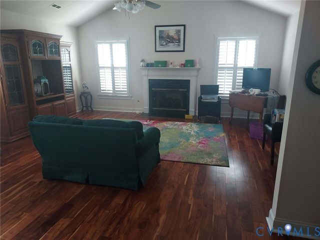 411 Stone Hearth Ct, Hopewell, VA 23860