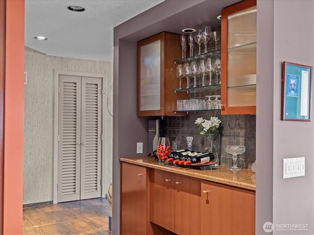 5622 39th Avenue W, Seattle, WA 98199