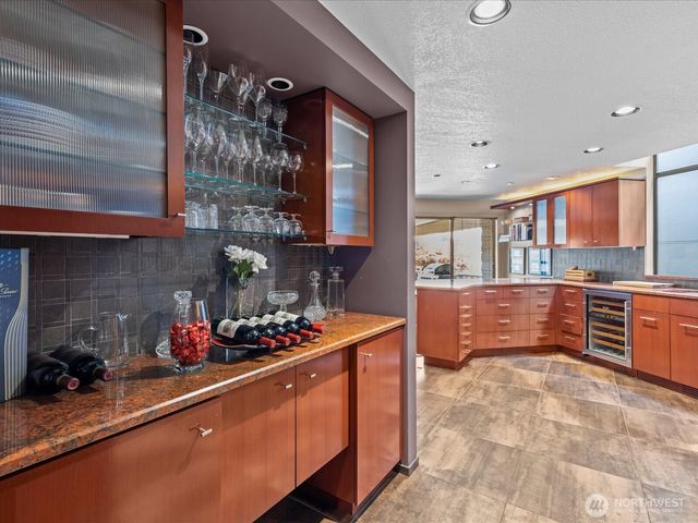 5622 39th Avenue W, Seattle, WA 98199