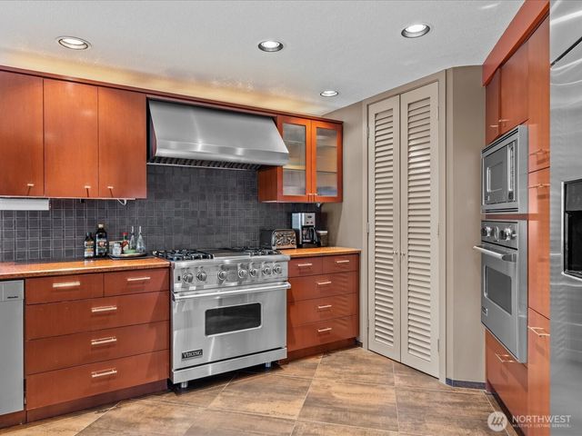 5622 39th Avenue W, Seattle, WA 98199