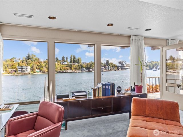 5622 39th Avenue W, Seattle, WA 98199