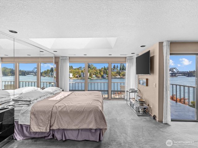 5622 39th Avenue W, Seattle, WA 98199