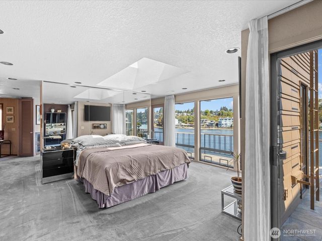 5622 39th Avenue W, Seattle, WA 98199