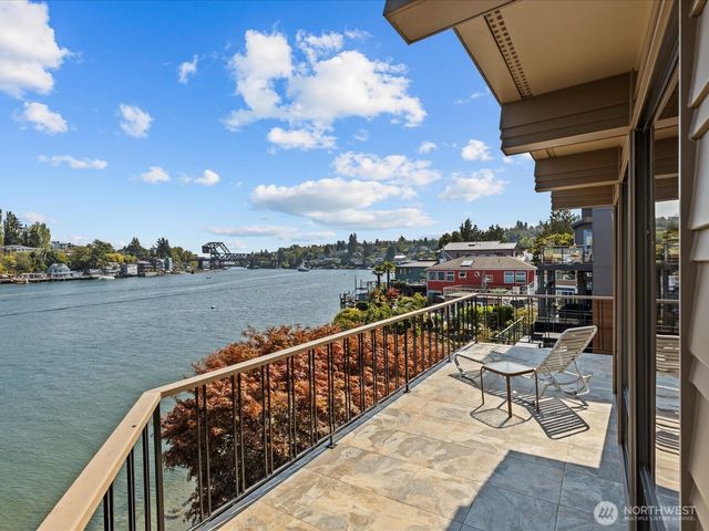 5622 39th Avenue W, Seattle, WA 98199