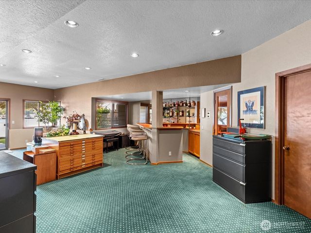 5622 39th Avenue W, Seattle, WA 98199