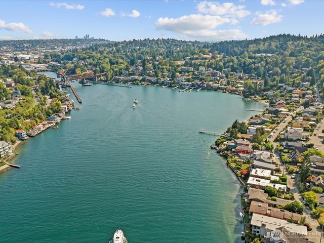 5622 39th Avenue W, Seattle, WA 98199