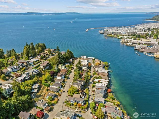 5622 39th Avenue W, Seattle, WA 98199